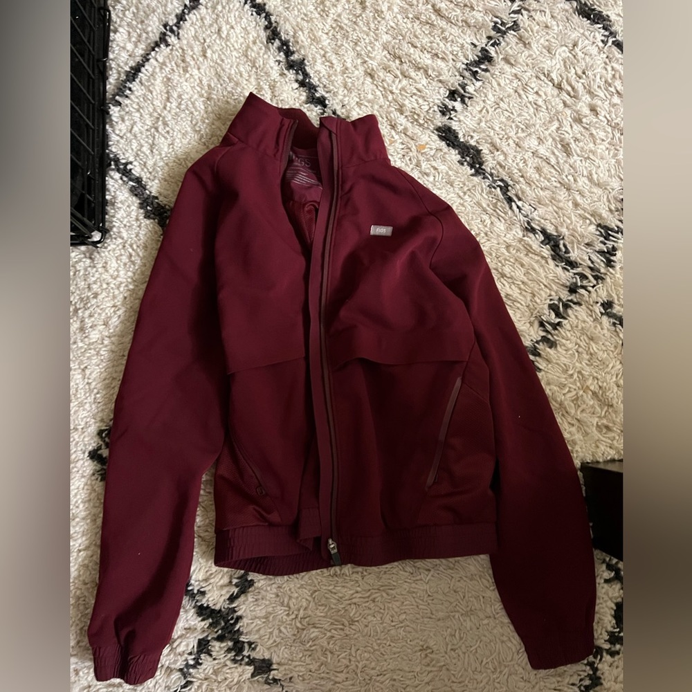 FIGS Sydney scrub jacket burgundy